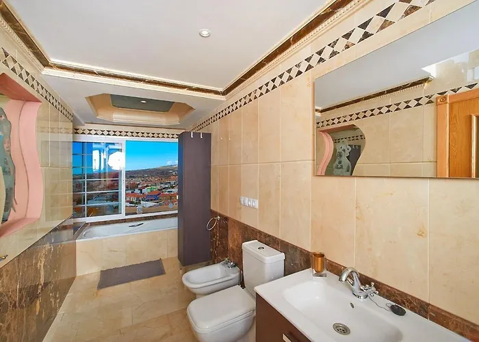 A Luxury Townhouse! Semesterbostad *