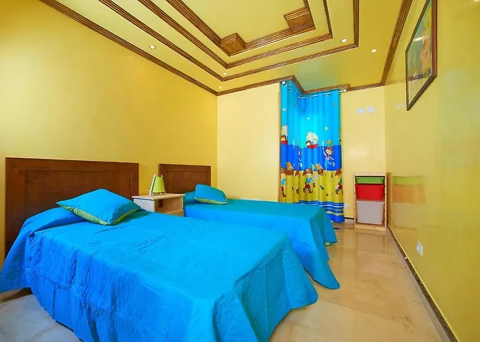 A Luxury Townhouse! Будинок відпочинку